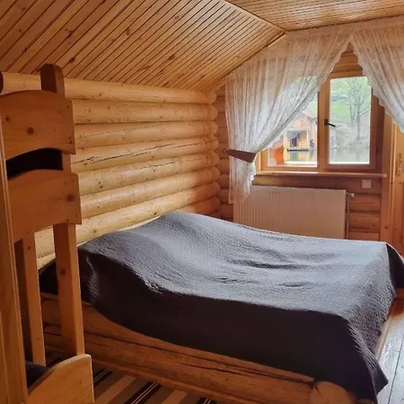 будиночок улюблений * Shyroke (Zakarpattia)